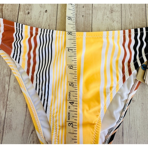 🔆 Quiksilver Hi Cut Bikini Bottom - Picture 9 of 10